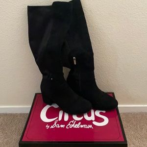 Wide width black boots 8.5